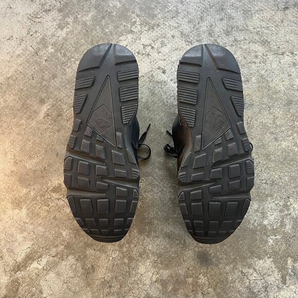 Nike Air Huarache Triple Black Mens Size 12 Sneakers Shoes DD1068-002 - Picture 8 of 9